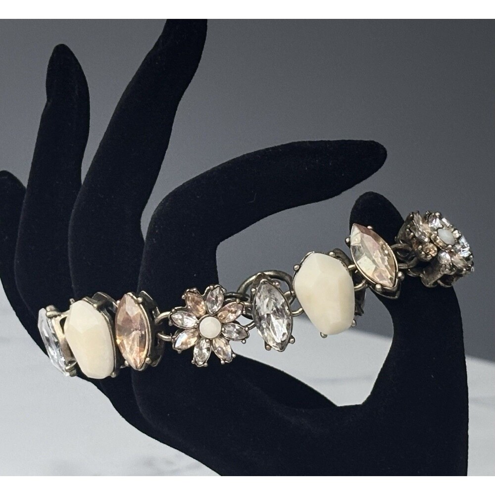 Chloe Isabel Bracelet Crystal Rhinestone Flower Gold Tone Chunky Statement 7"